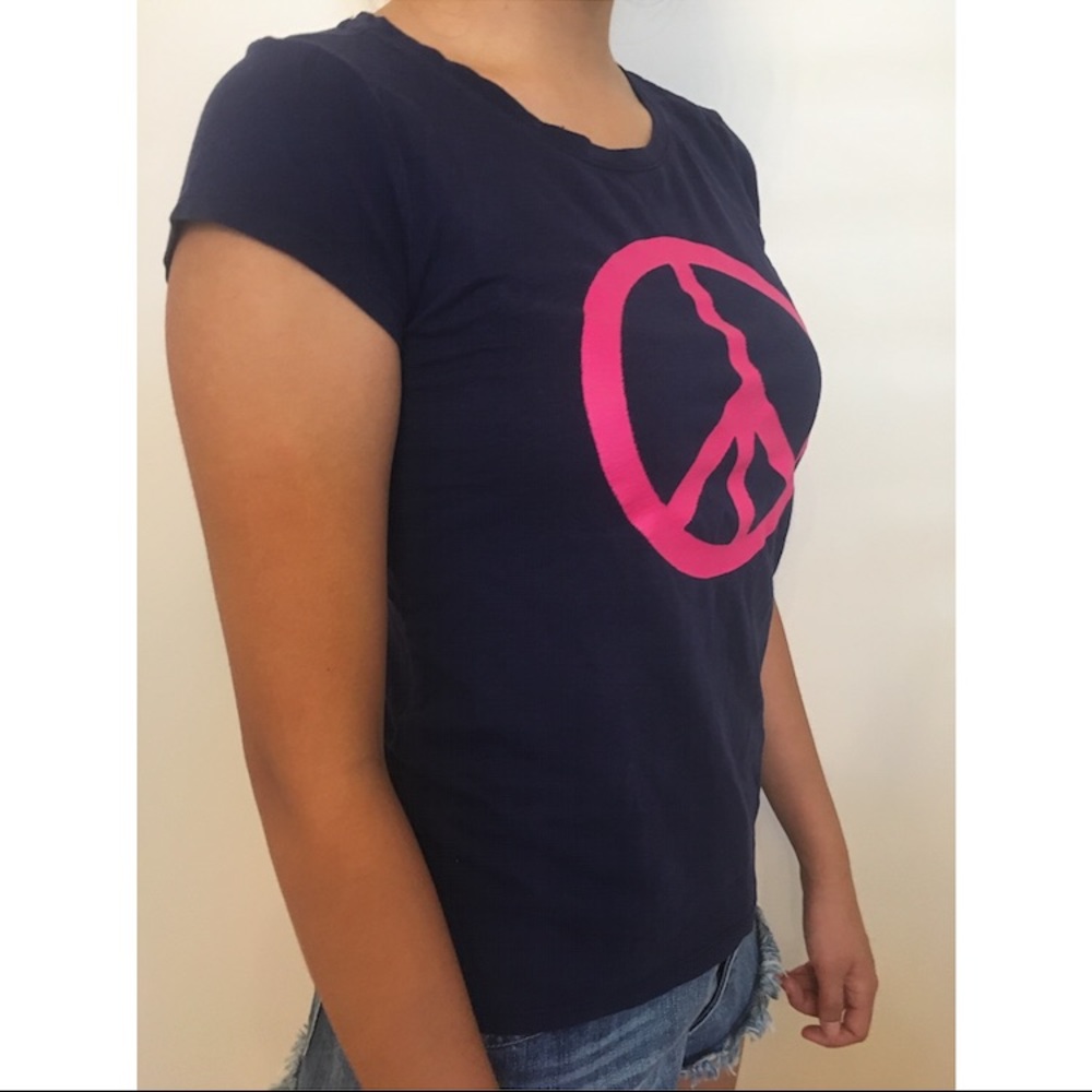 Peace and love tee